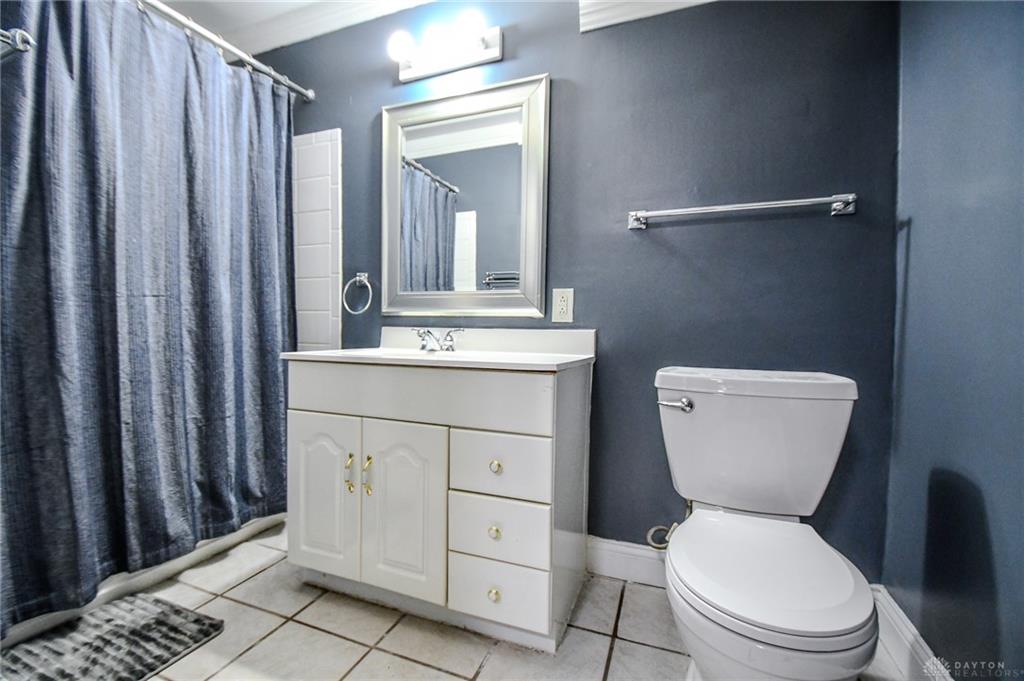 2425 Westlawn Property Photo 37