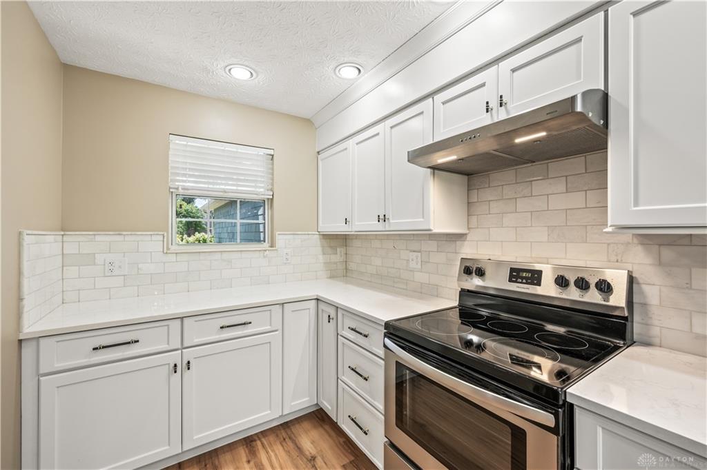 908 Cambridge Property Photo 10