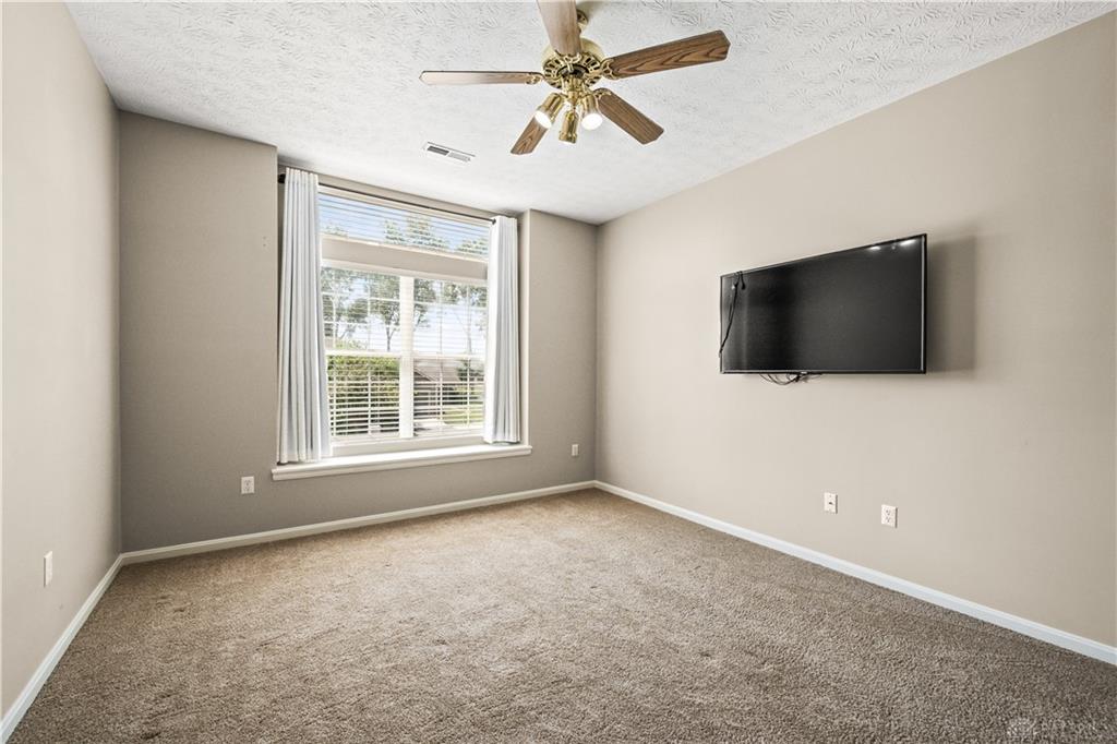 908 Cambridge Property Photo 28