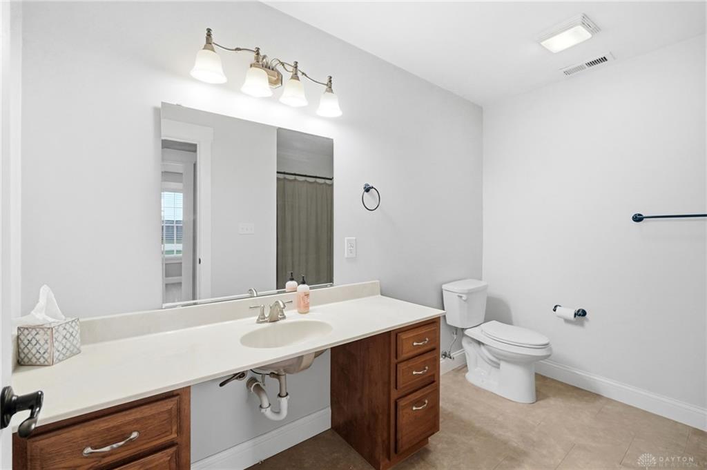 2425 Delta Property Photo 26