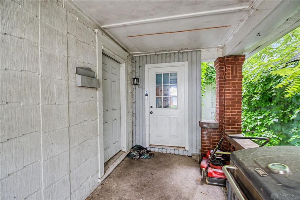 533 Parrot Property Photo 4