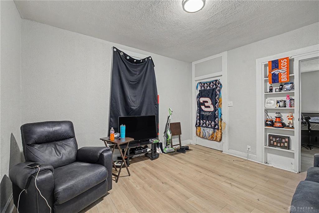 533 Parrot Property Photo 5