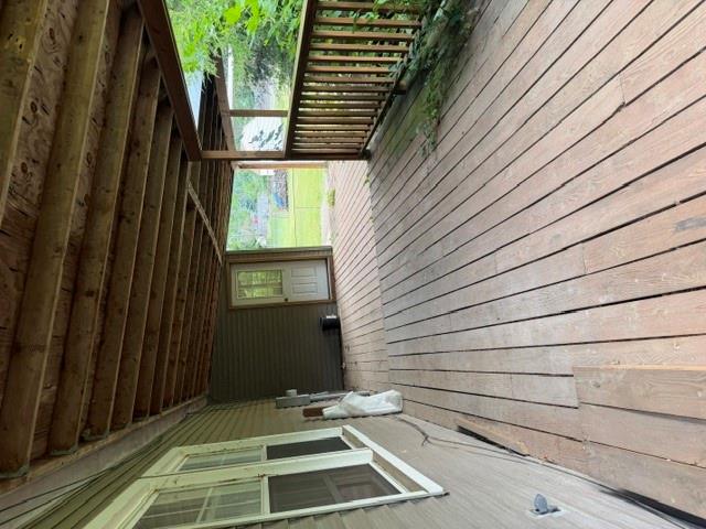 226 Hardacre Property Photo 6