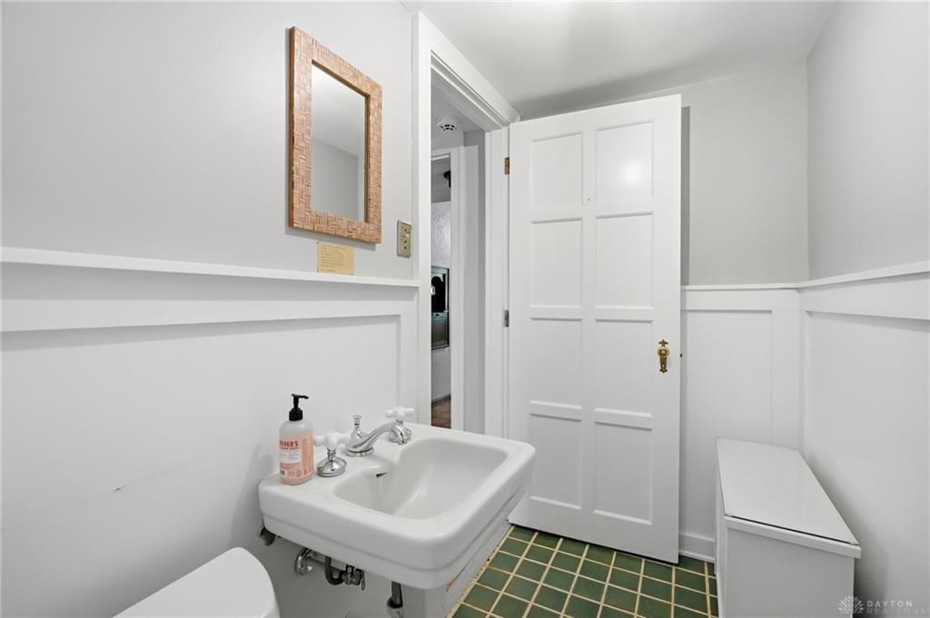 133 W Hadley Property Photo 24