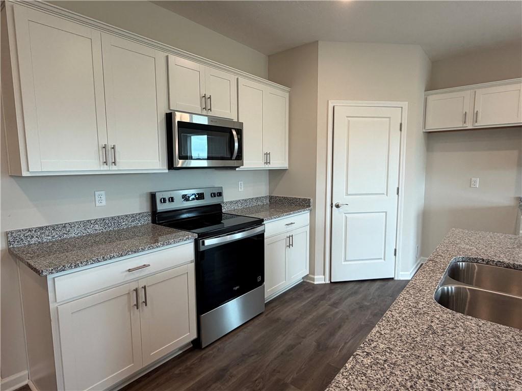 468 Hollywood Property Photo 14