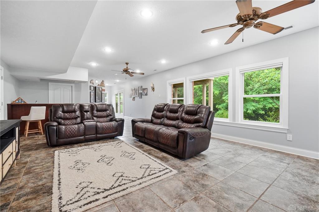 295 N Hills Property Photo 42