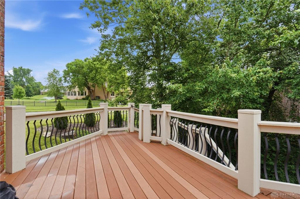 295 N Hills Property Photo 51