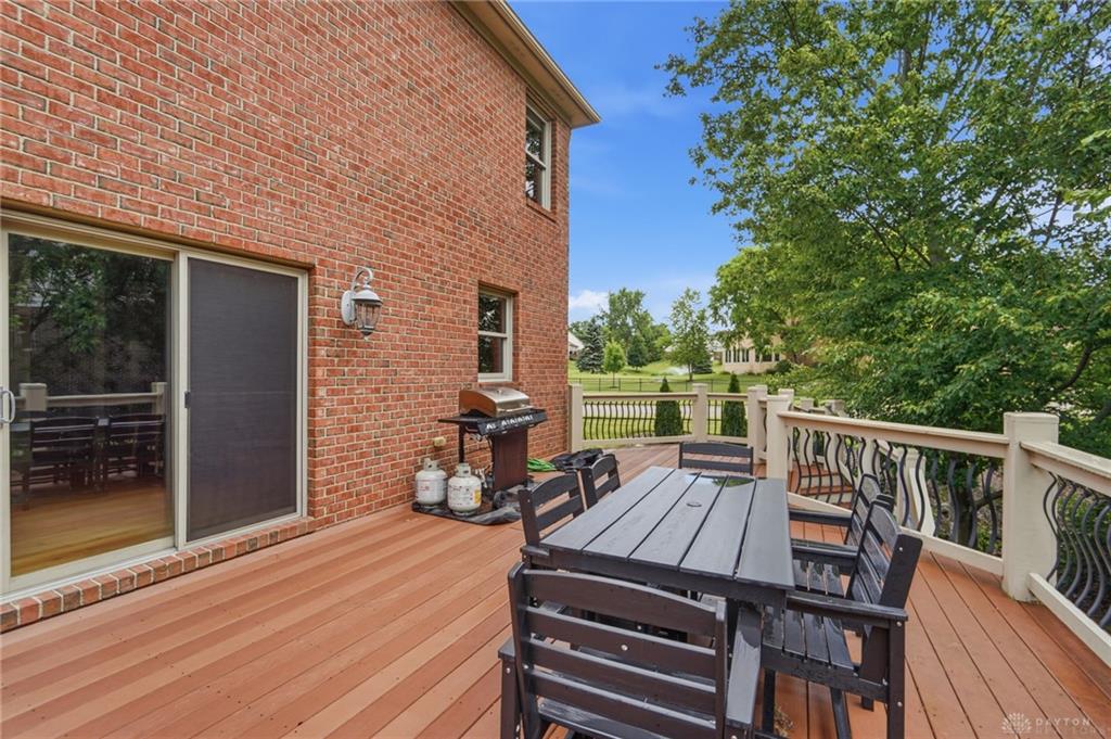 295 N Hills Property Photo 52