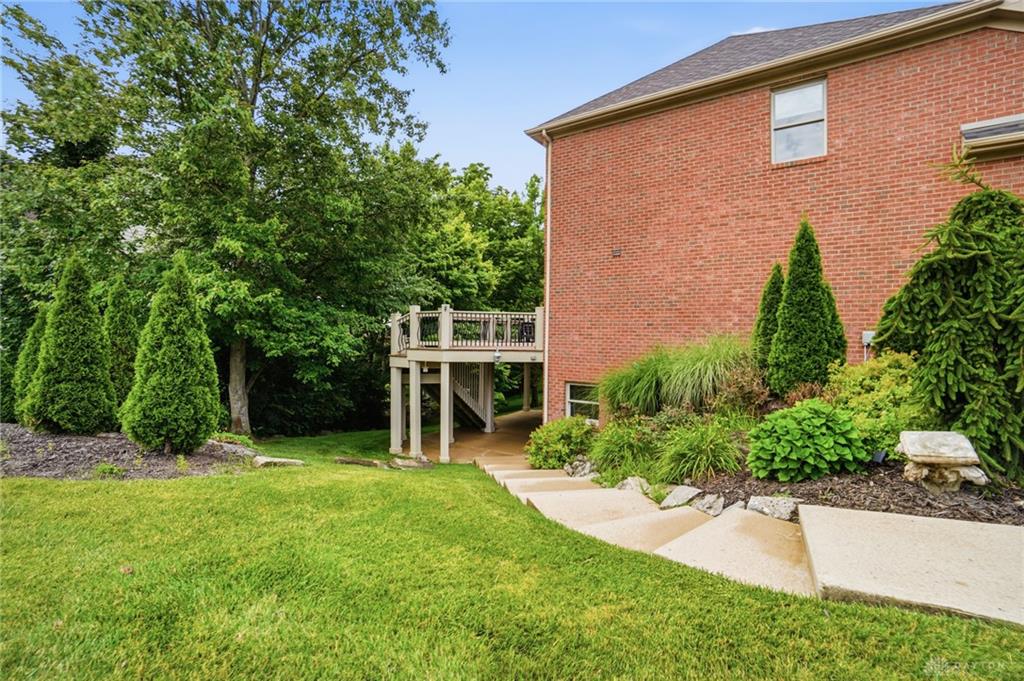 295 N Hills Property Photo 53