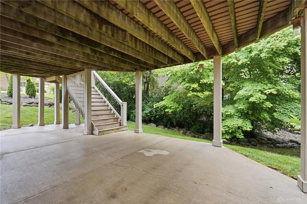 295 N Hills Property Photo 56