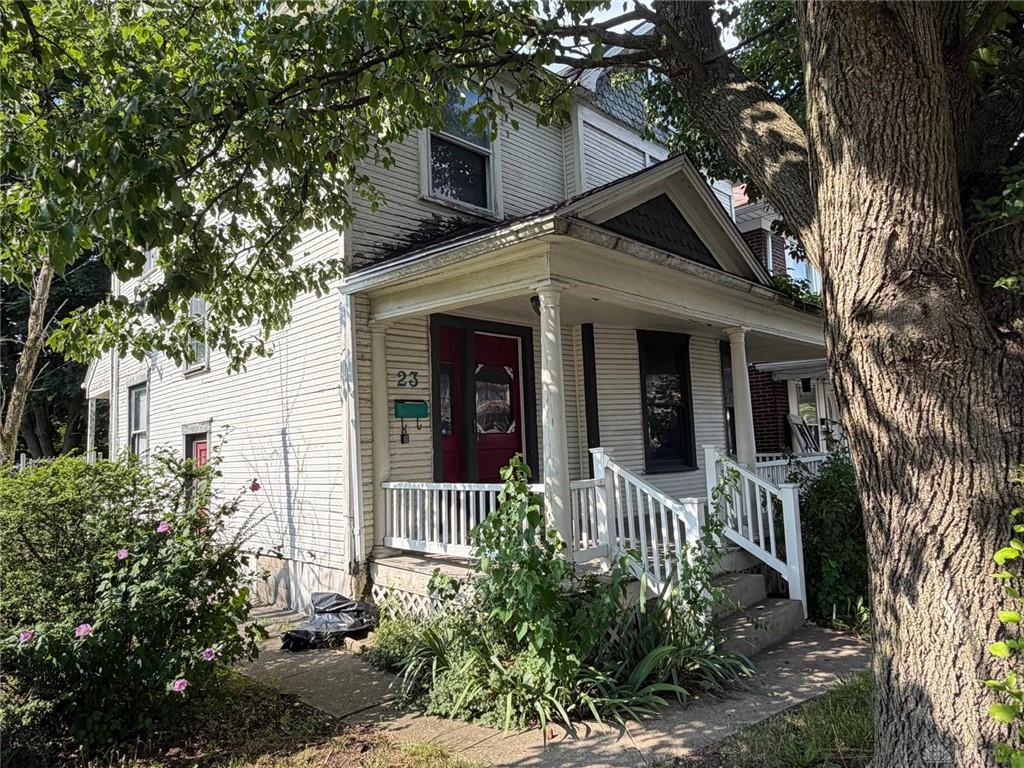 23 E Parkwood Property Photo 2