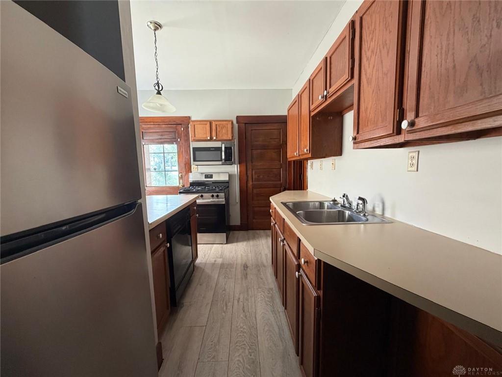 23 E Parkwood Property Photo 5