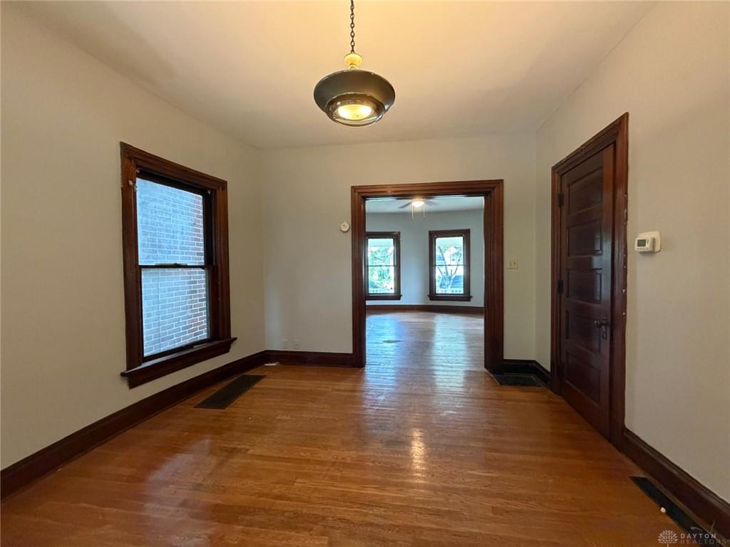 23 E Parkwood Property Photo 6