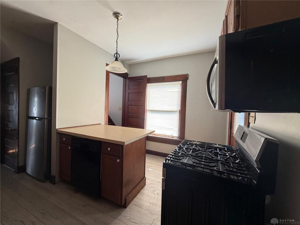 23 E Parkwood Property Photo 9