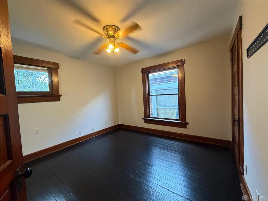 23 E Parkwood Property Photo 12