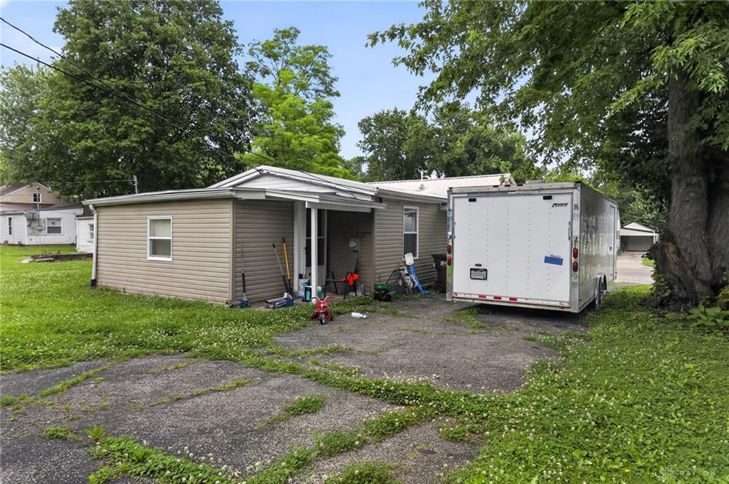 1005 Aukerman Property Photo 2