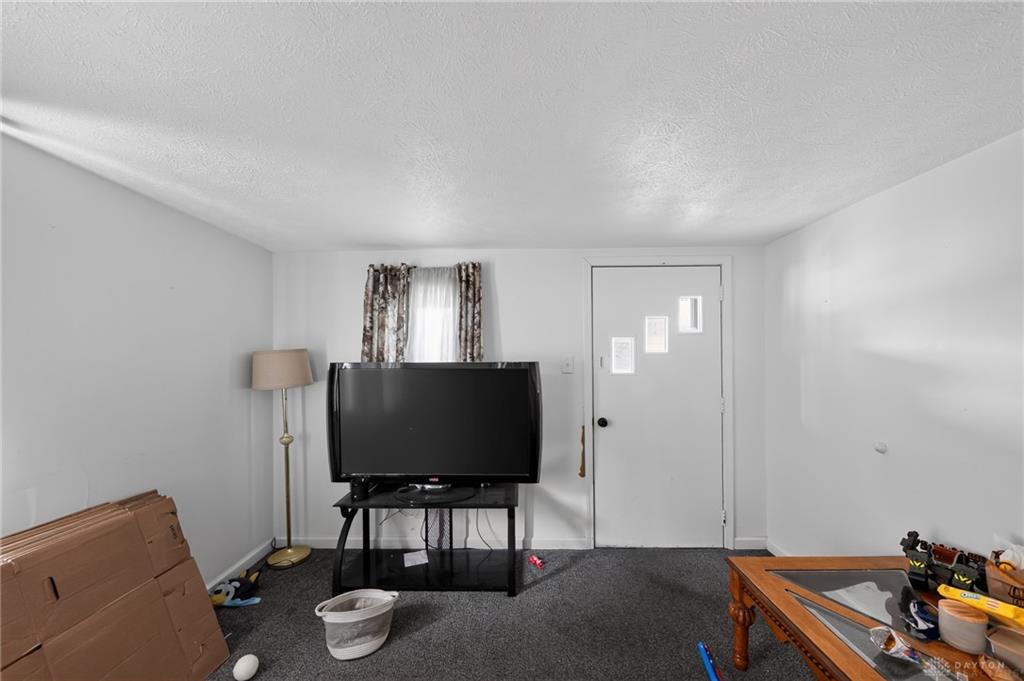 1005 Aukerman Property Photo 6