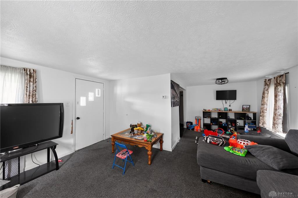 1005 Aukerman Property Photo 7