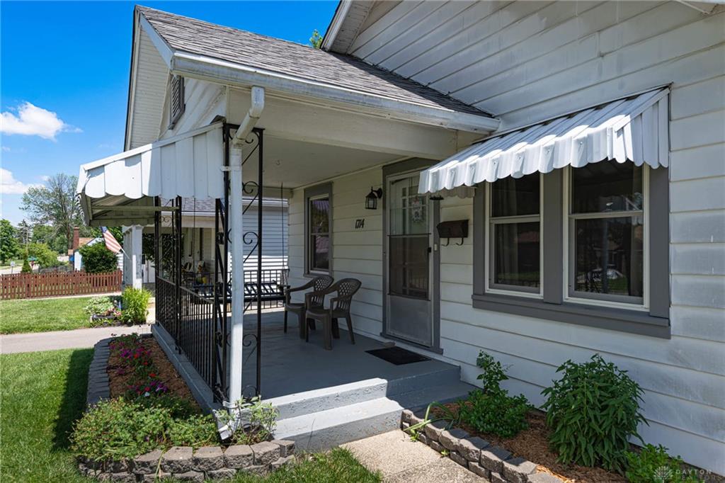 1714 Rosemont Property Photo 2