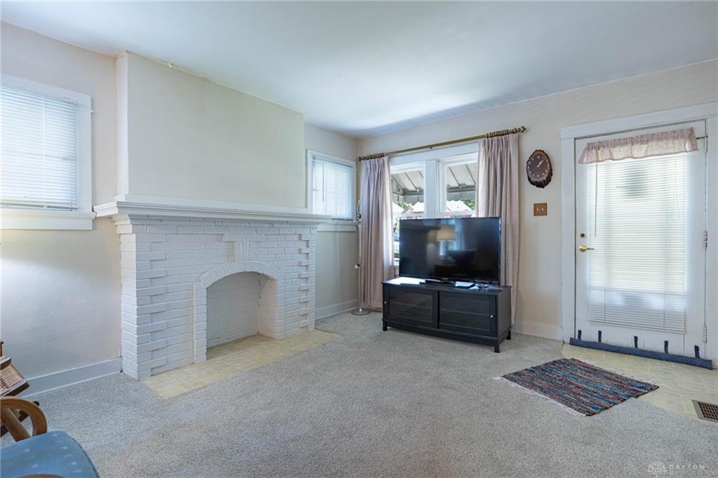 1714 Rosemont Property Photo 5