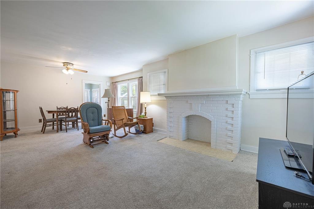 1714 Rosemont Property Photo 6