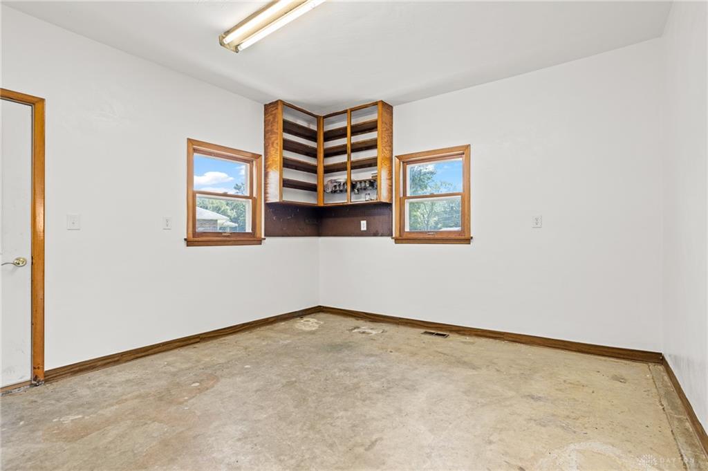 535 Barnhart Property Photo 32