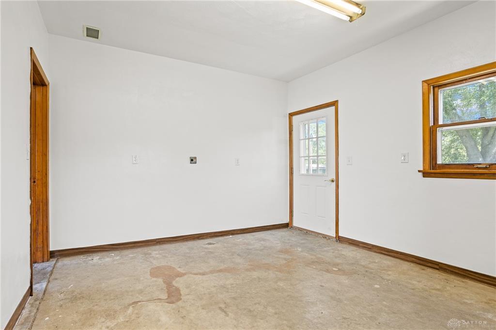 535 Barnhart Property Photo 33