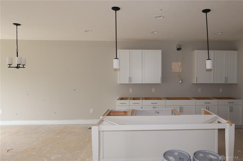 586 Goldfinch Property Photo 4