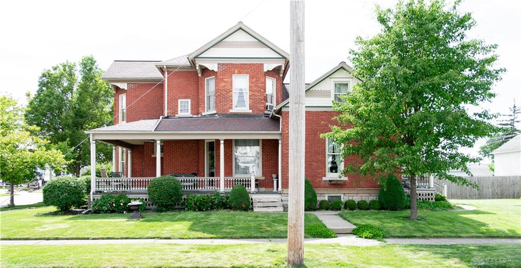 113 E South Property Photo 4