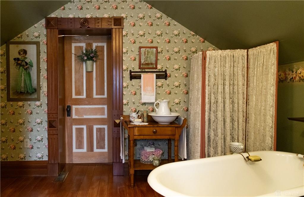113 E South Property Photo 23