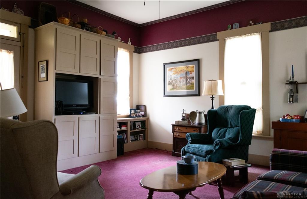 113 E South Property Photo 42