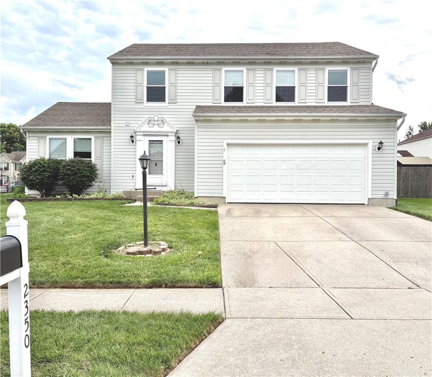 2350 Queensway Property Photo 1