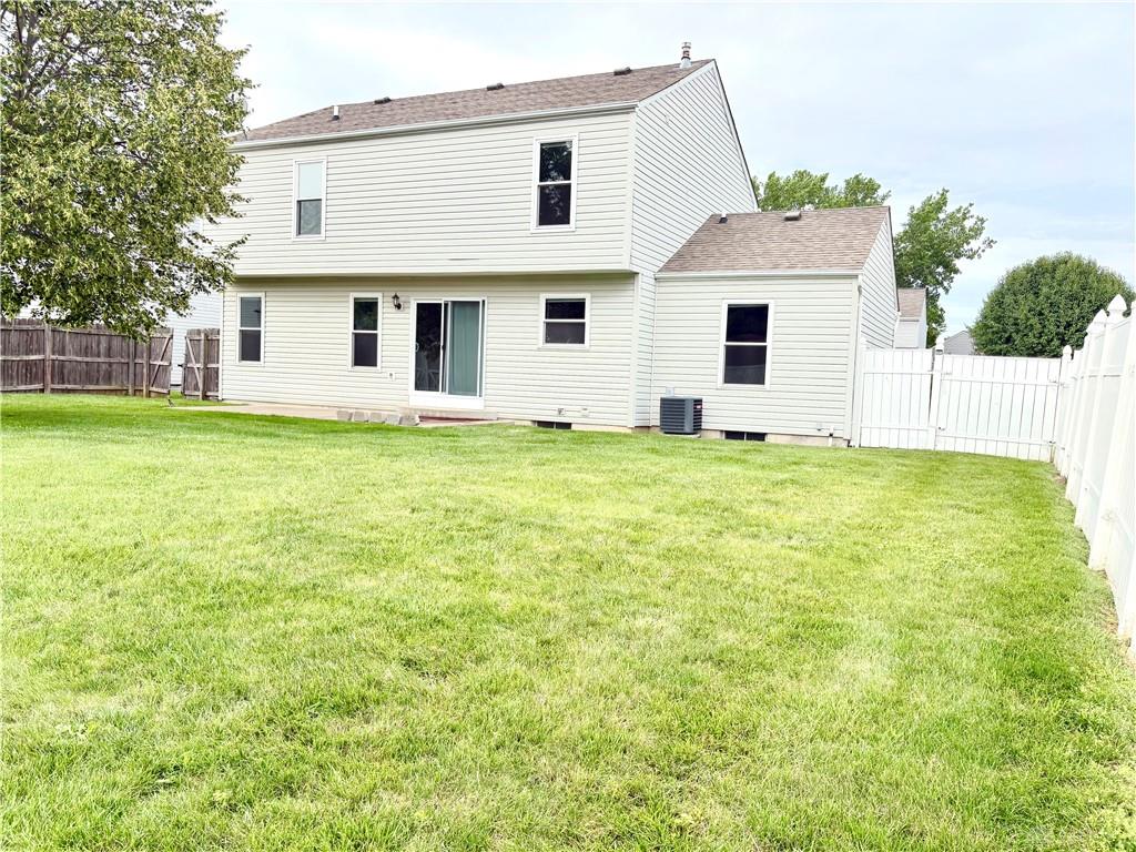 2350 Queensway Property Photo 2