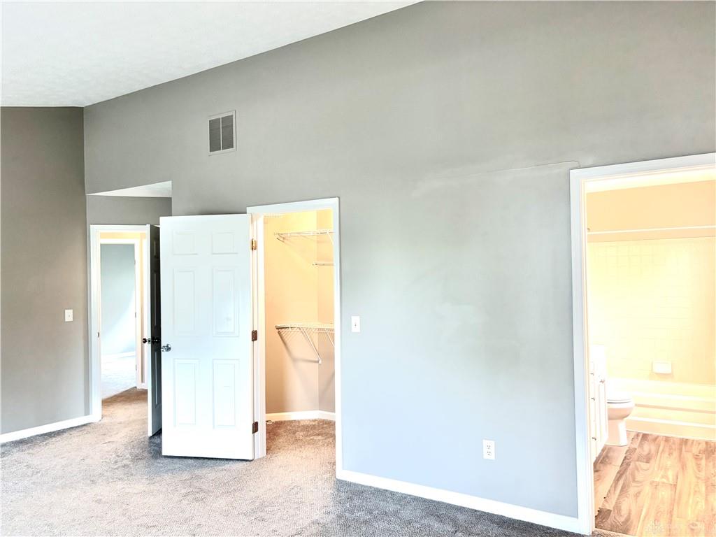 2350 Queensway Property Photo 20
