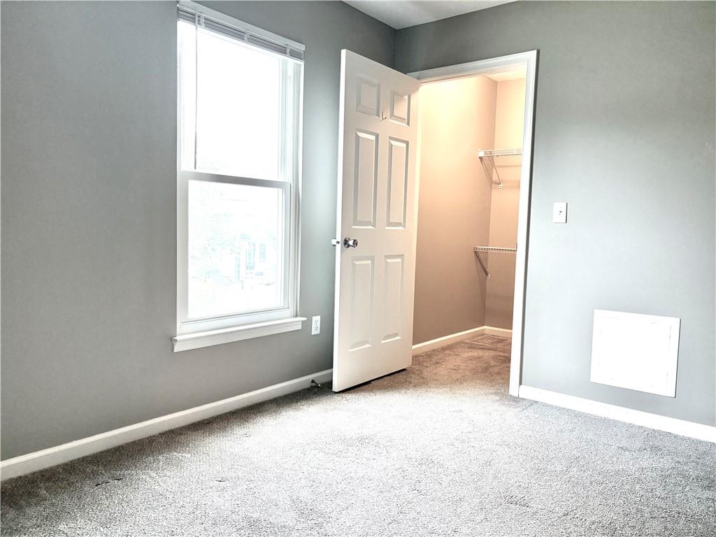 2350 Queensway Property Photo 24
