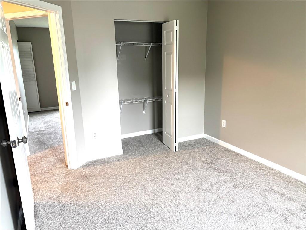 2350 Queensway Property Photo 26