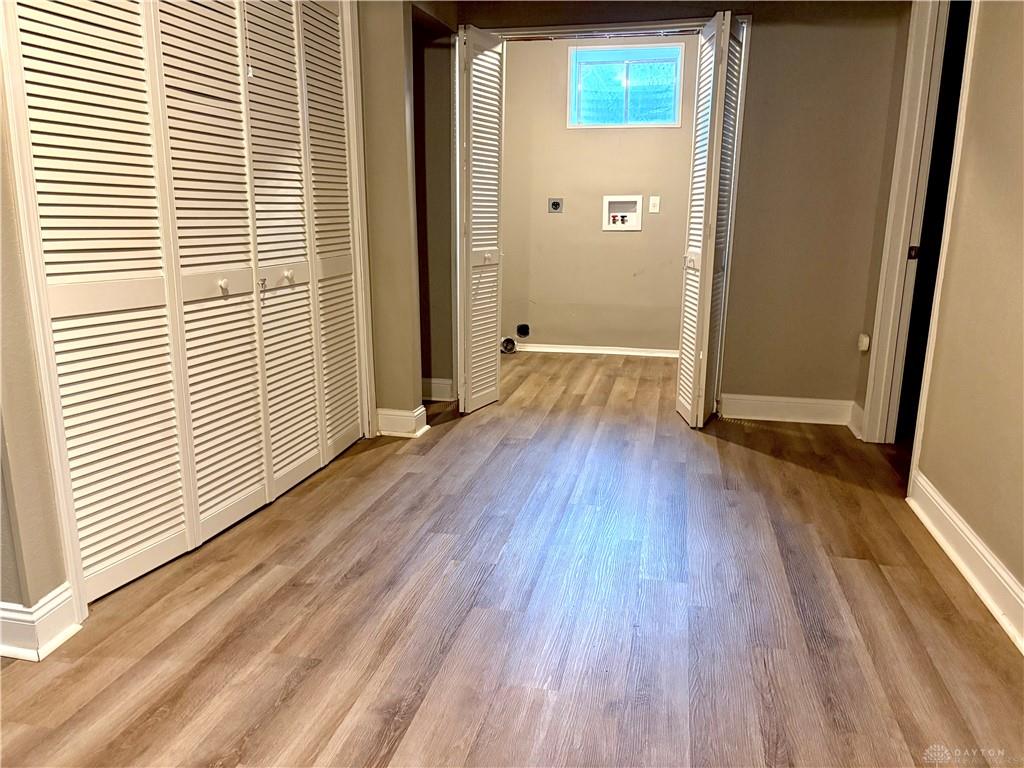 2350 Queensway Property Photo 34