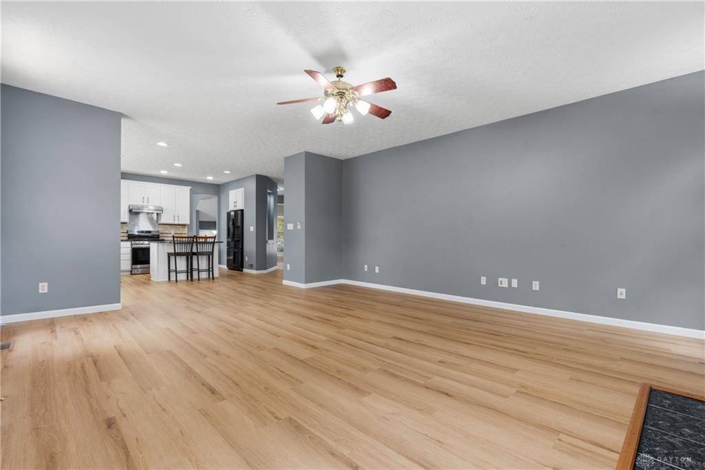 9120 Surrey Gate Property Photo 11