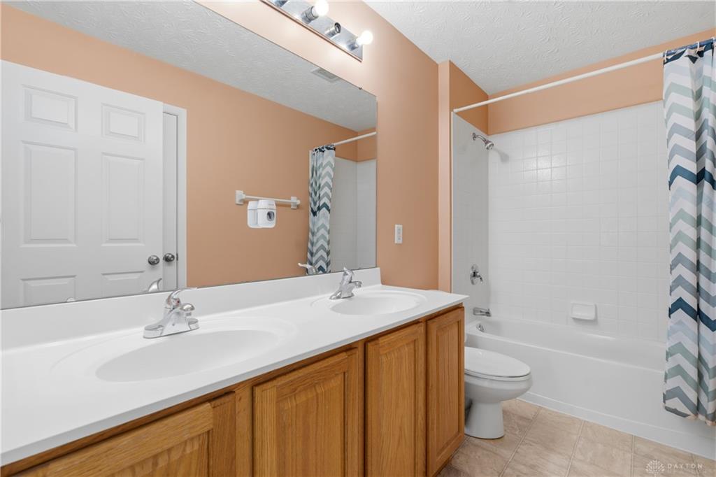 9120 Surrey Gate Property Photo 32