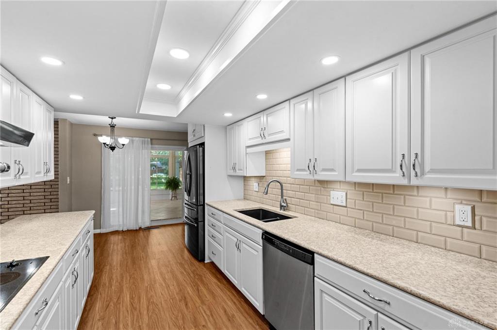 991 Stanwick Property Photo 11
