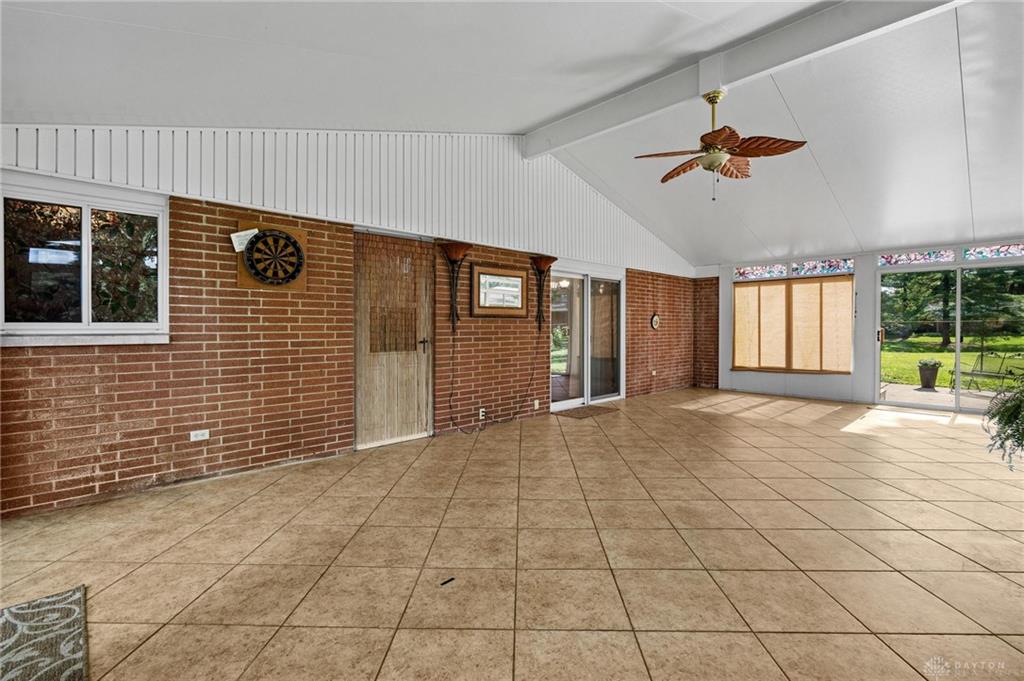 991 Stanwick Property Photo 21