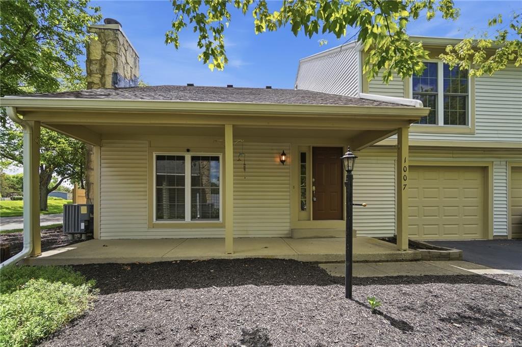 1007 Foxshire Property Photo 1