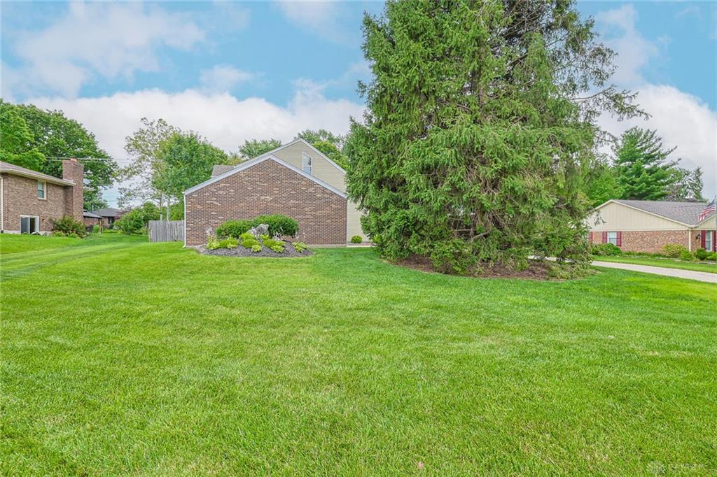 9040 S Normandy Property Photo 2