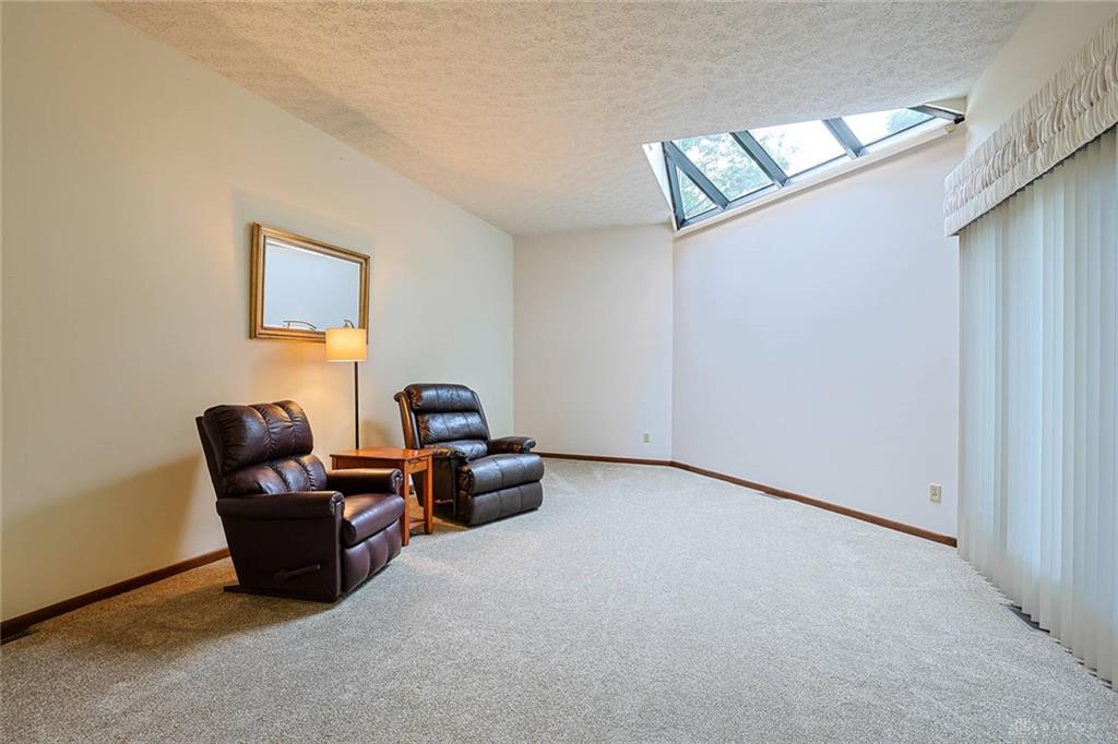 9040 S Normandy Property Photo 10