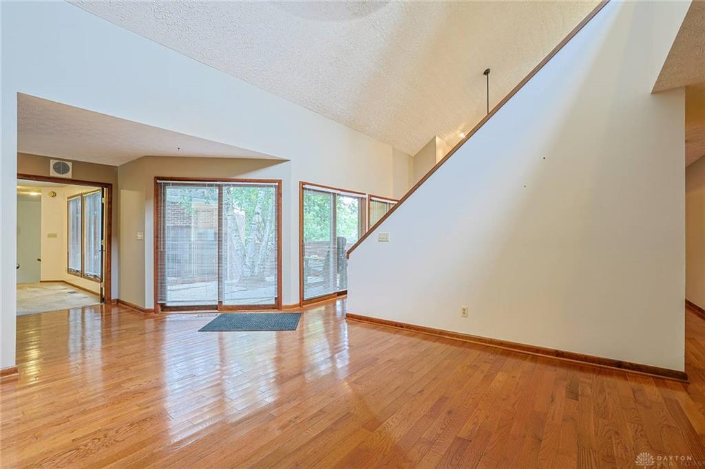 9040 S Normandy Property Photo 16