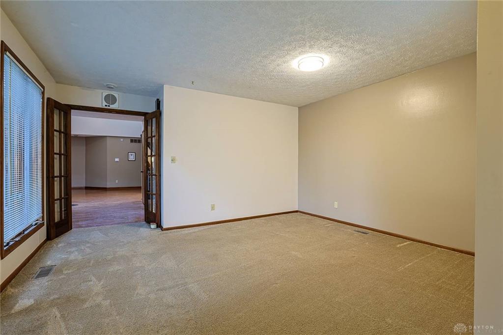 9040 S Normandy Property Photo 23