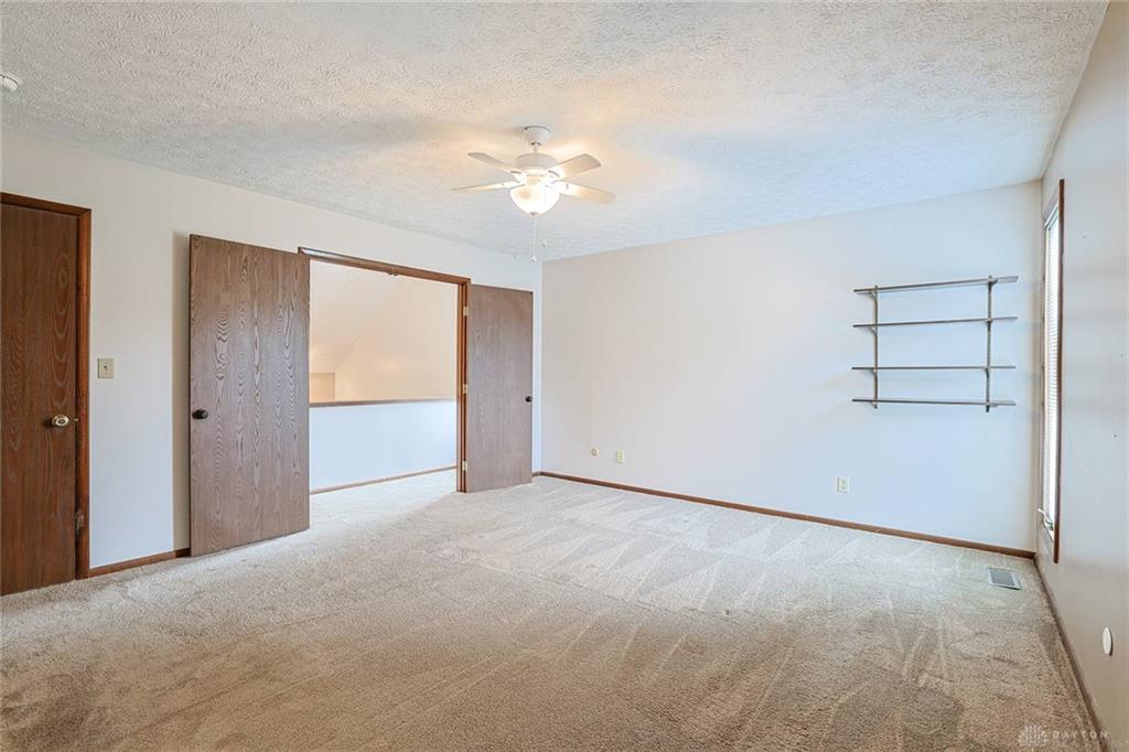 9040 S Normandy Property Photo 27