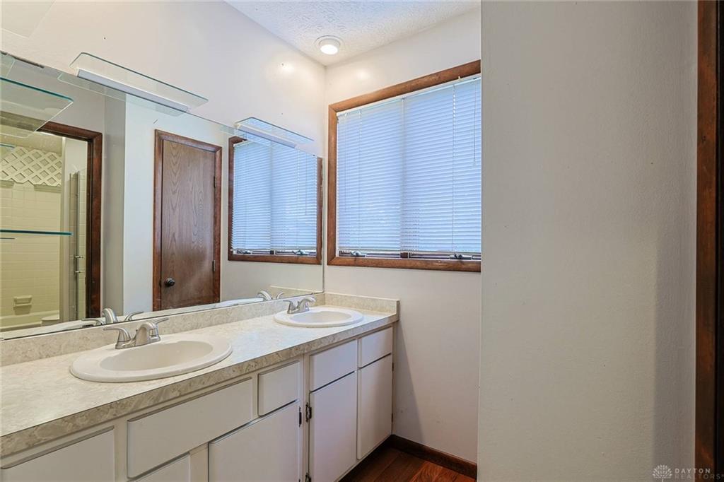9040 S Normandy Property Photo 32