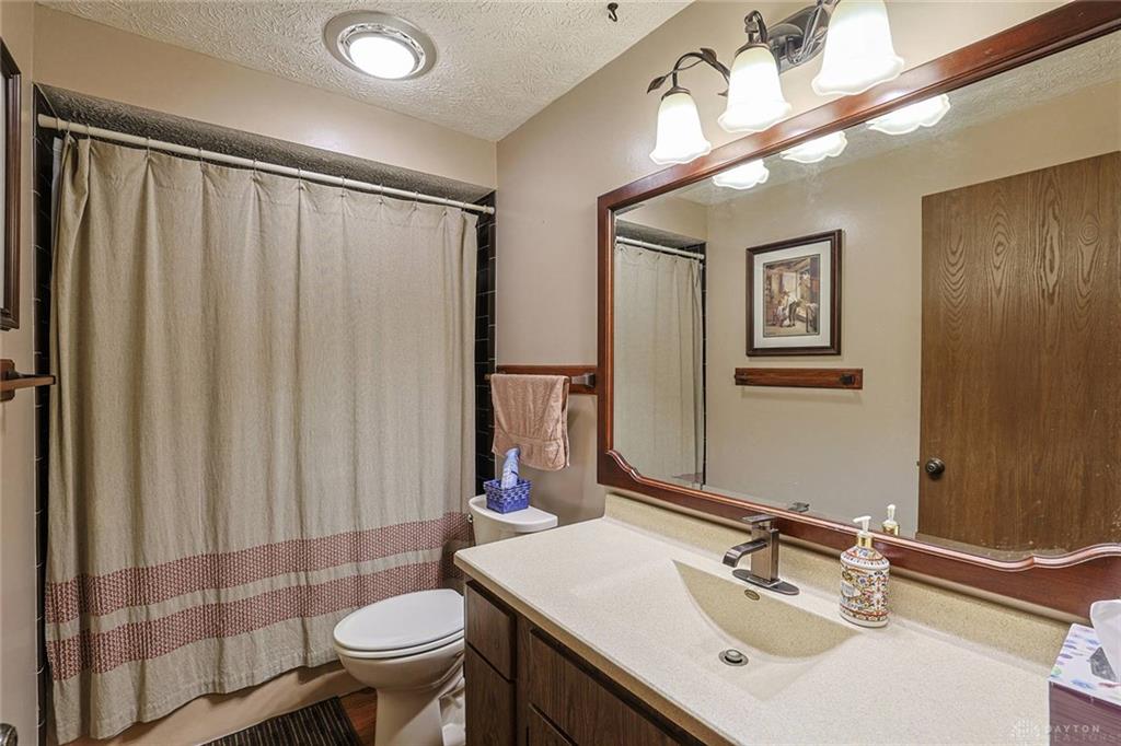 9040 S Normandy Property Photo 43