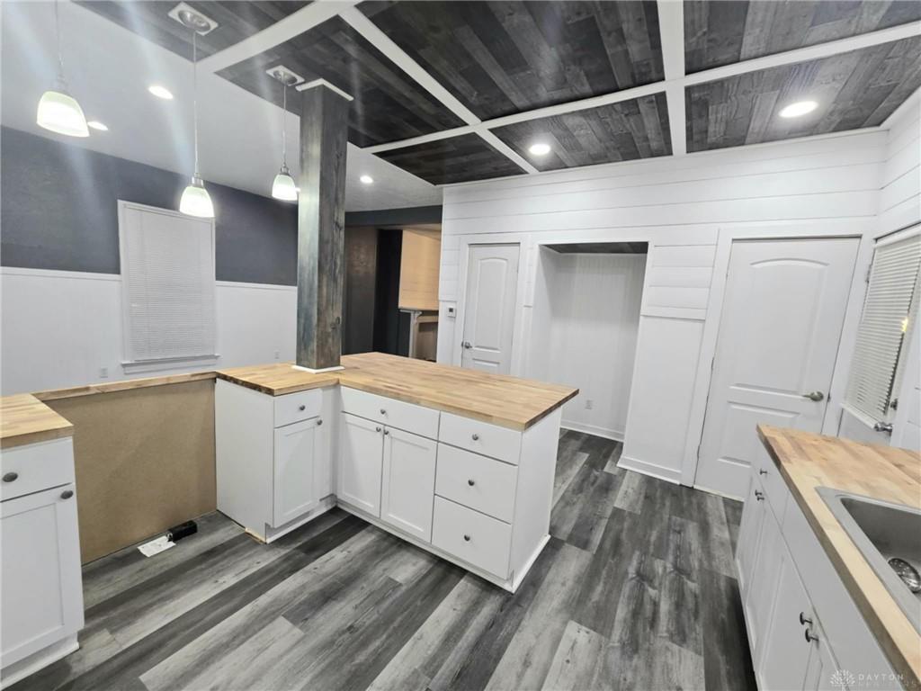 205 E Siebenthaler Property Photo 3